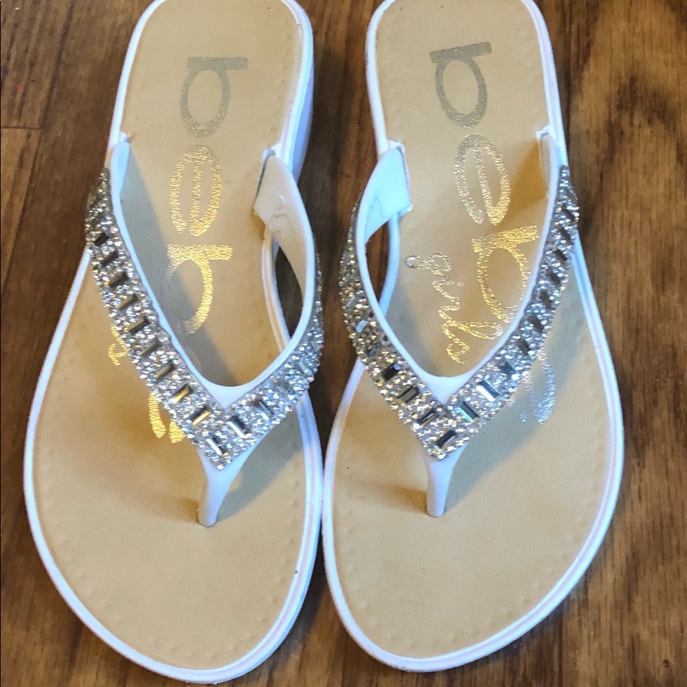 Bebe Girls Thong Flip Flop Sandals. Size Med 13/1